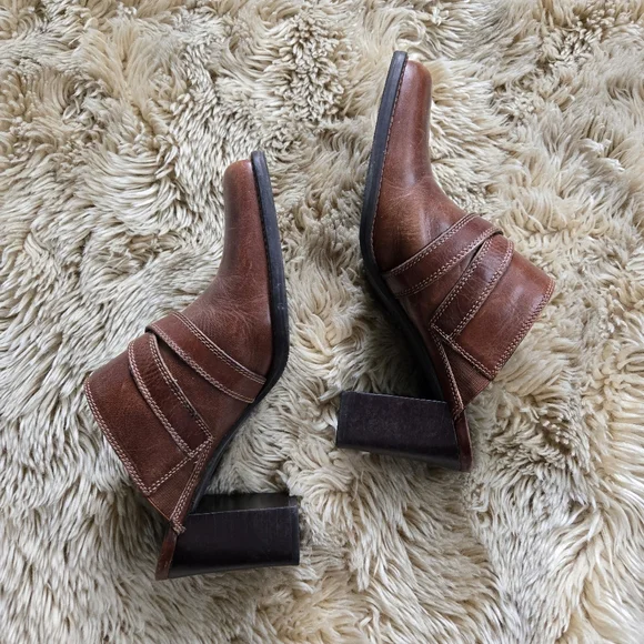 Bass Leather Slip On Brown High Heel Square Toe Buckle Clogs Mules 90s Y2K Sz 8 - Picture 4 of 7